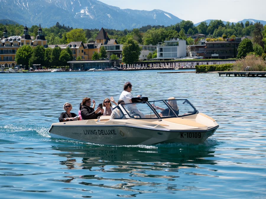 Motorboot am Wörthersee